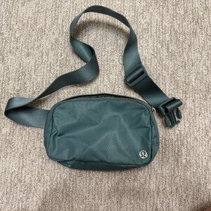 Lululemon Tidewater Teal Everywhere Belt Bag 1L - Old Original Version 2021